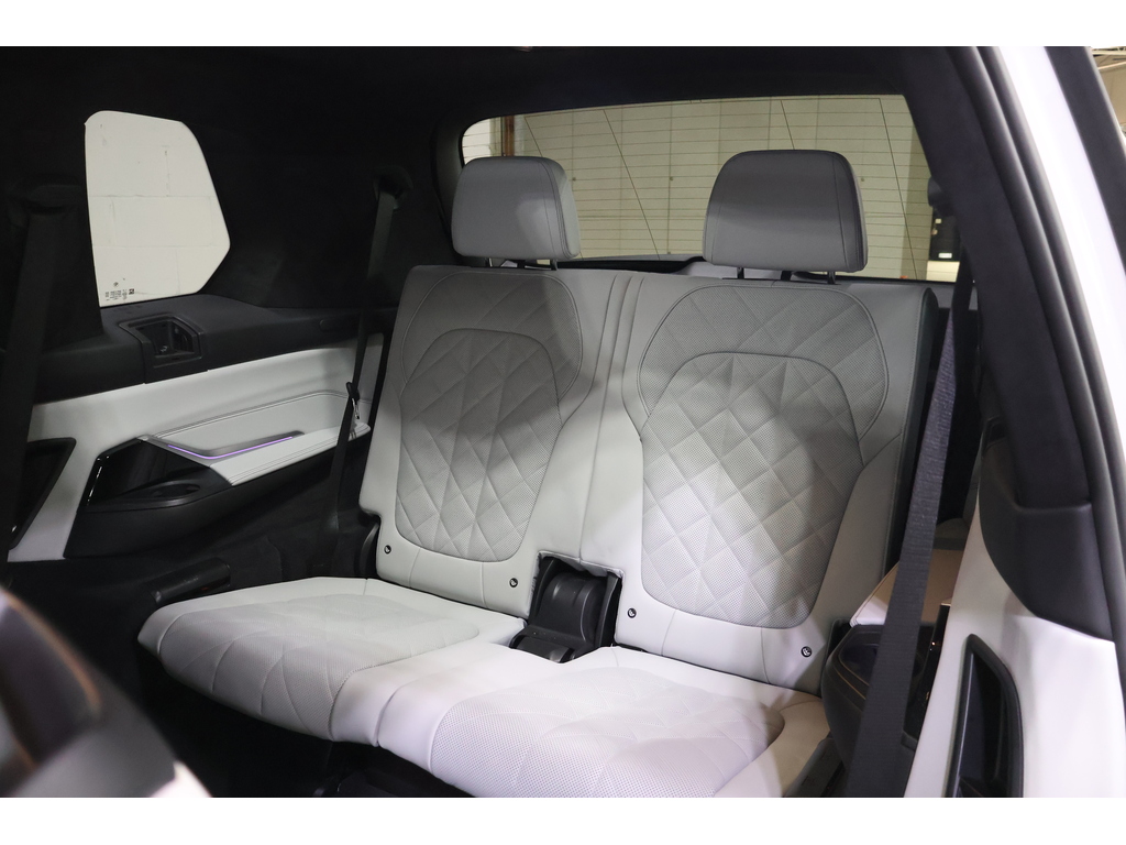 2023 BMW X7 xDrive40i, Toronto, Cash
