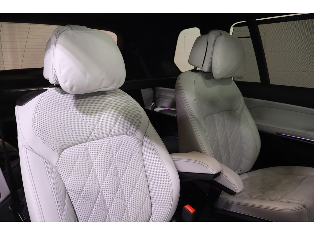 2023 BMW X7 xDrive40i, Toronto, Cash