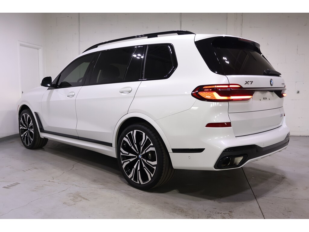 2023 BMW X7 xDrive40i, Toronto, Cash