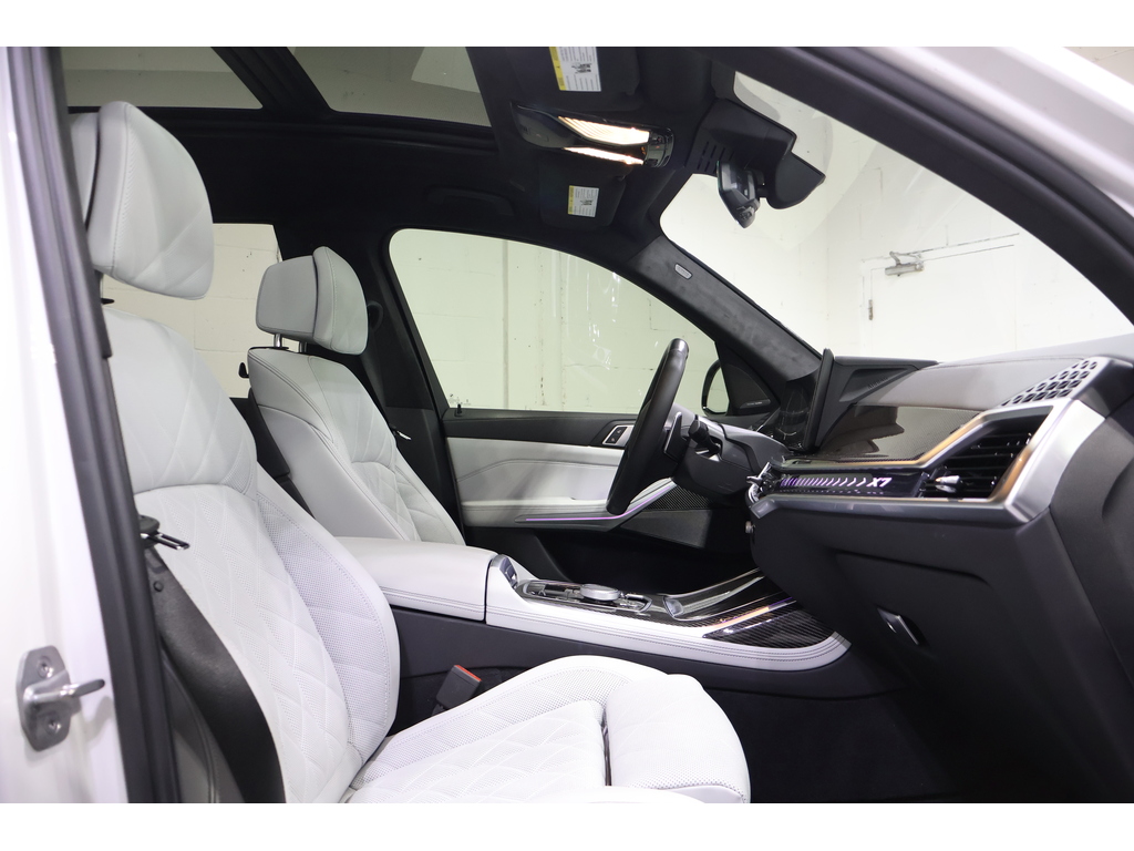 2023 BMW X7 xDrive40i, Toronto, Cash