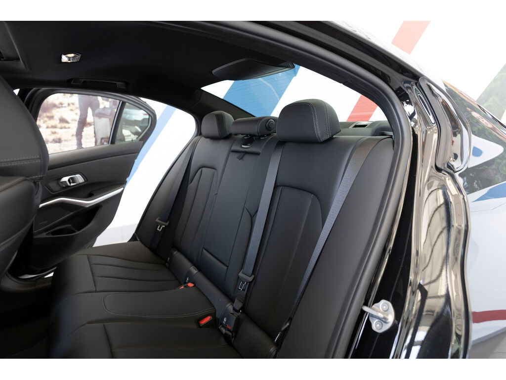 2025 BMW 330i xDrive, Vancouver, Cash