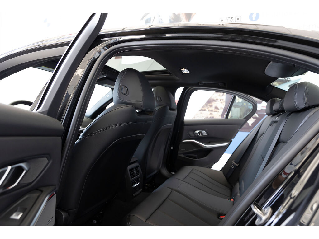 2025 BMW 330i xDrive, Vancouver, Cash