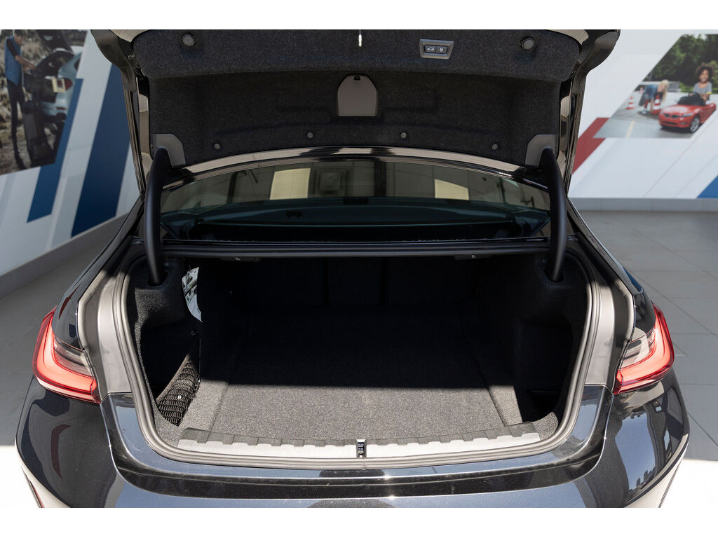 2025 BMW 330i xDrive, Vancouver, Cash