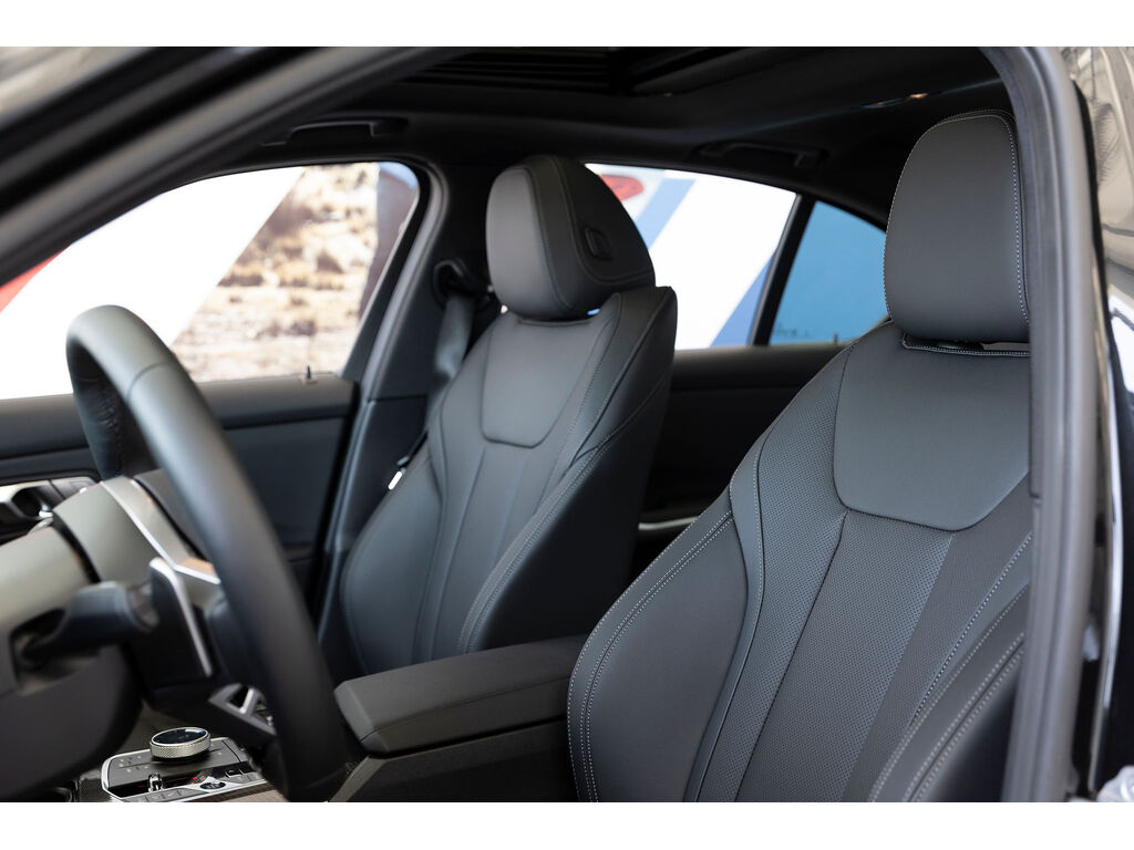 2025 BMW 330i xDrive, Vancouver, Cash