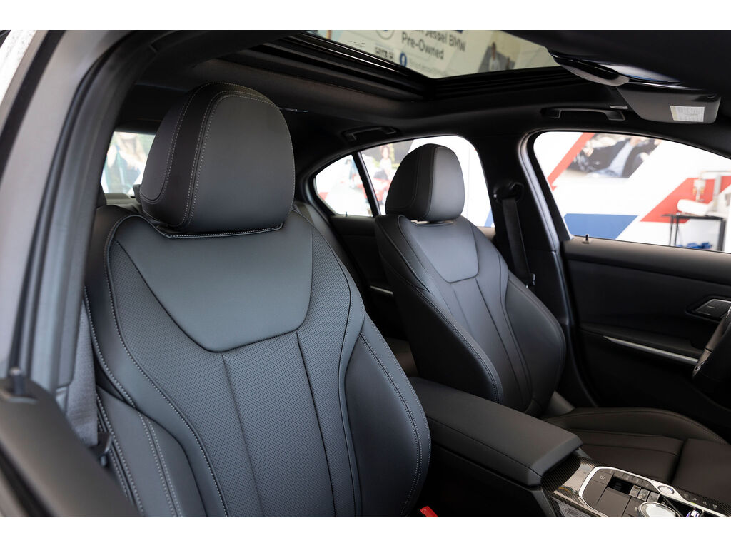 2025 BMW 330i xDrive, Vancouver, Cash
