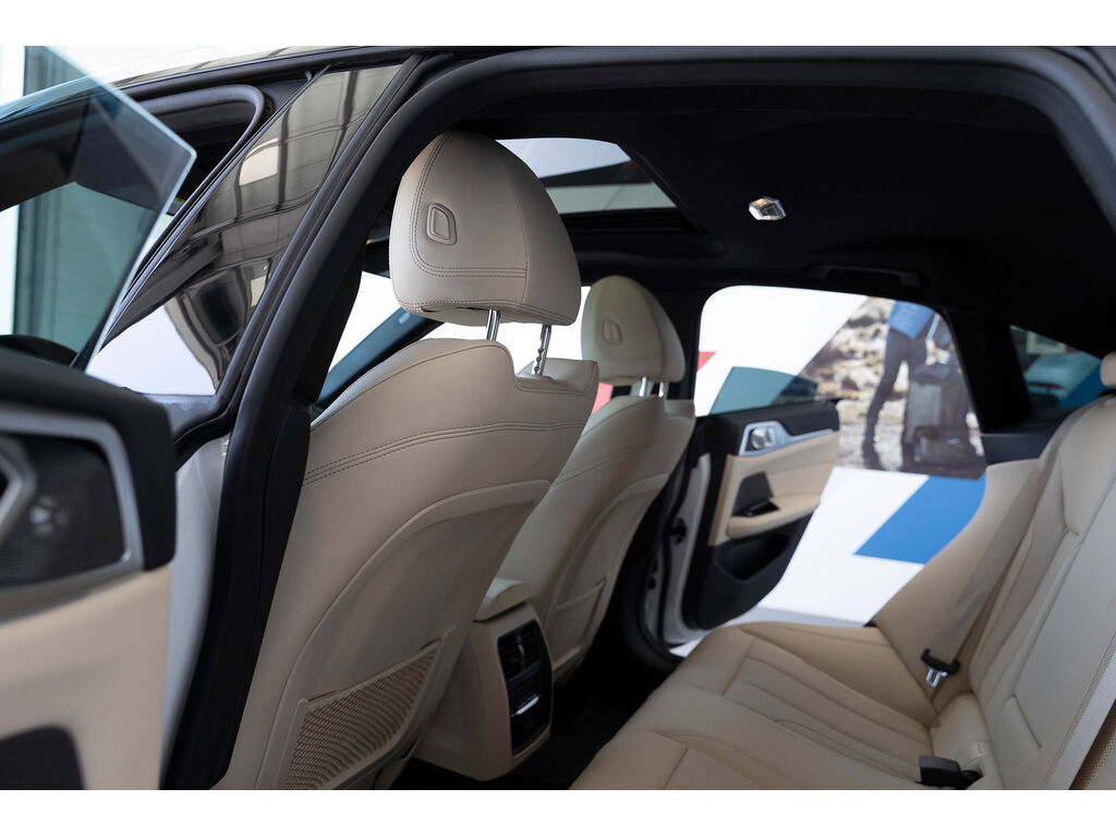2022 BMW i4 eDrive40, Vancouver, Cash