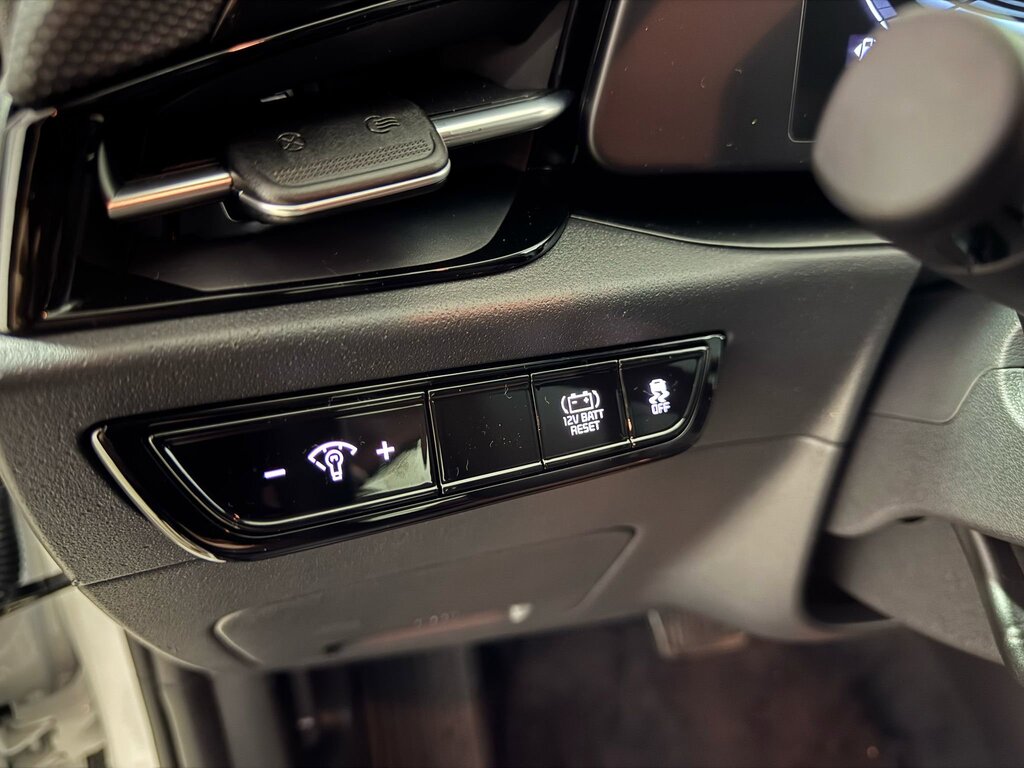 2025 Kia Niro LX, Vancouver, Cash