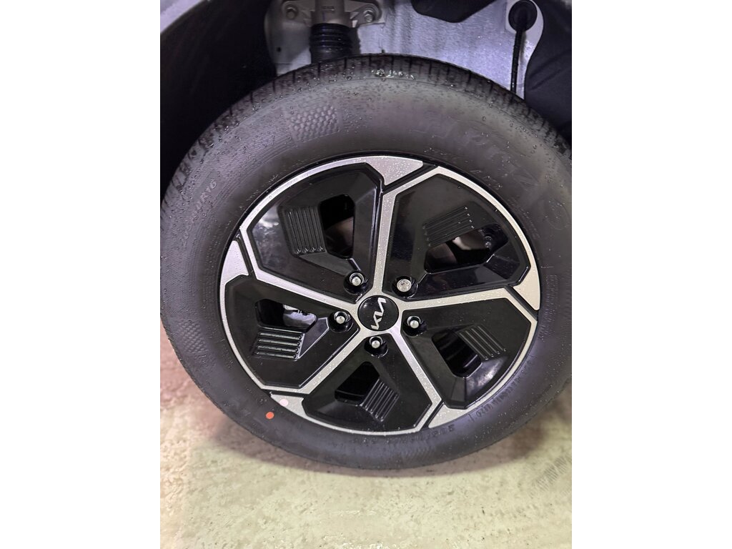 2025 Kia Niro LX, Vancouver, Cash