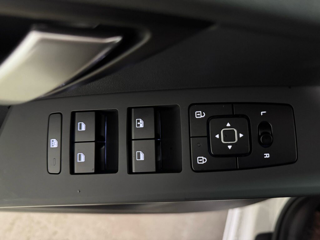 2025 Kia Niro LX, Vancouver, Cash