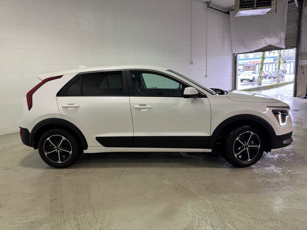 2025 Kia Niro LX, Vancouver, Cash