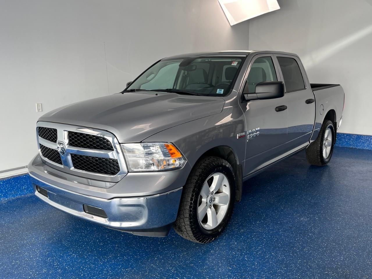 2023 Ram 1500 Classic Crew Cab HEMI V8 | Low Kms No Accidents | Zacks
