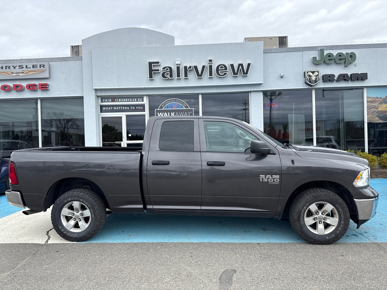 2023 Ram 1500 Classic Tradesman Upgraded  tires / 