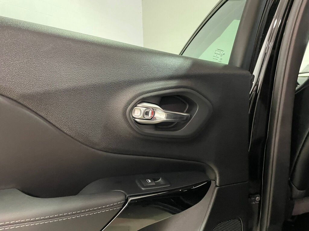 2023 Jeep Cherokee Altitude, Vancouver, Cash