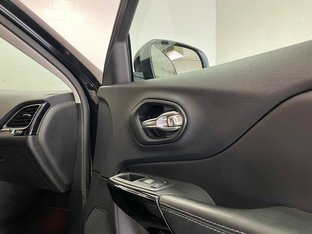 2023 Jeep Cherokee Altitude, Vancouver, Cash