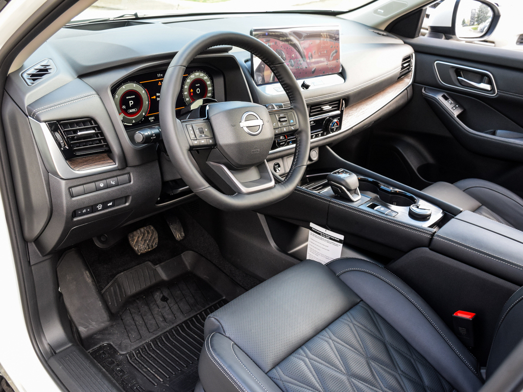 2025 Nissan Rogue Platinum, Toronto, Cash