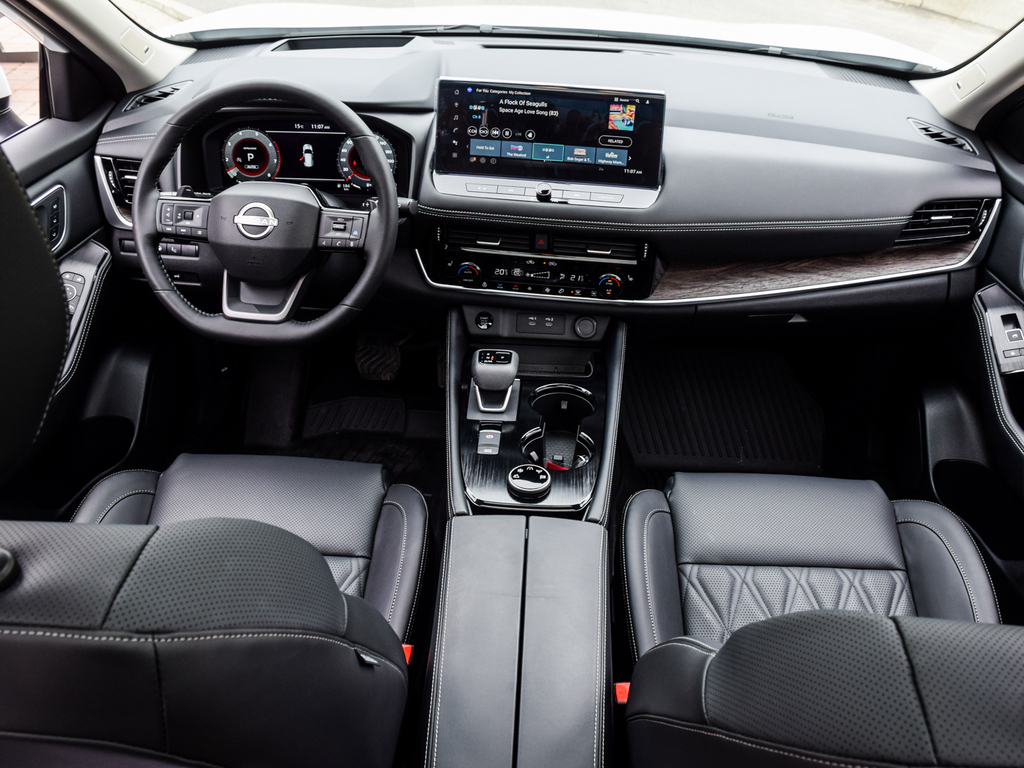2025 Nissan Rogue Platinum, Toronto, Cash