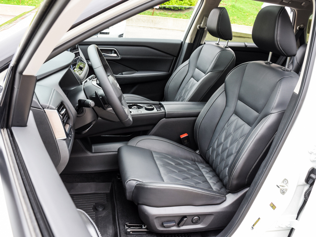 2025 Nissan Rogue Platinum, Toronto, Cash