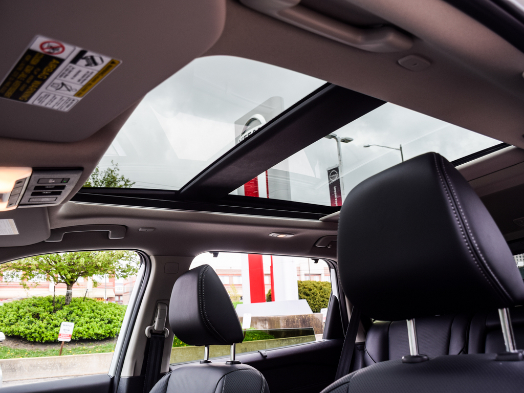 2025 Nissan Rogue Platinum, Toronto, Cash