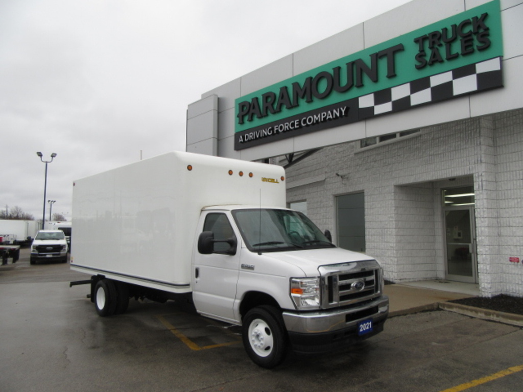 2021 Ford E-Series GAS 16 FT CUBE VAN WITH ROLLOUT RAMP