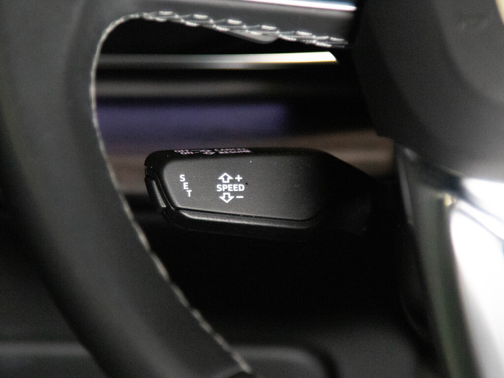 2021 Audi Q8 55 Progressiv, Toronto, Cash