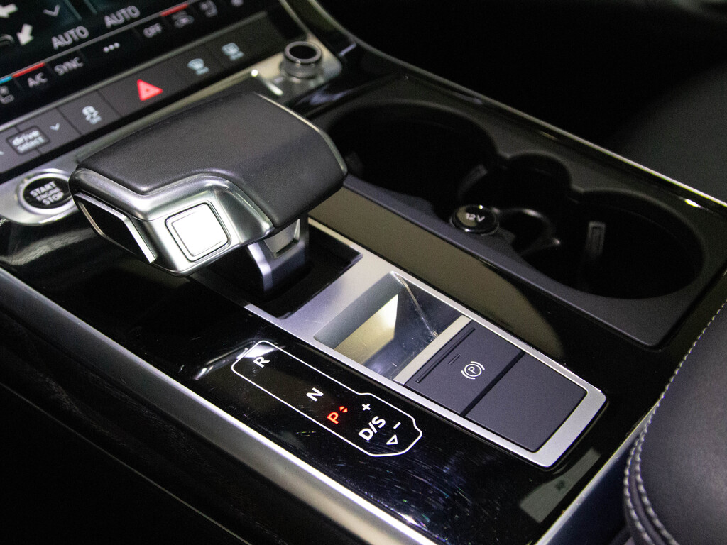2021 Audi Q8 55 Progressiv, Toronto, Cash