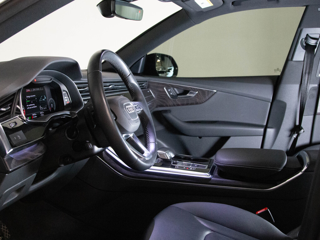 2021 Audi Q8 55 Progressiv, Toronto, Cash