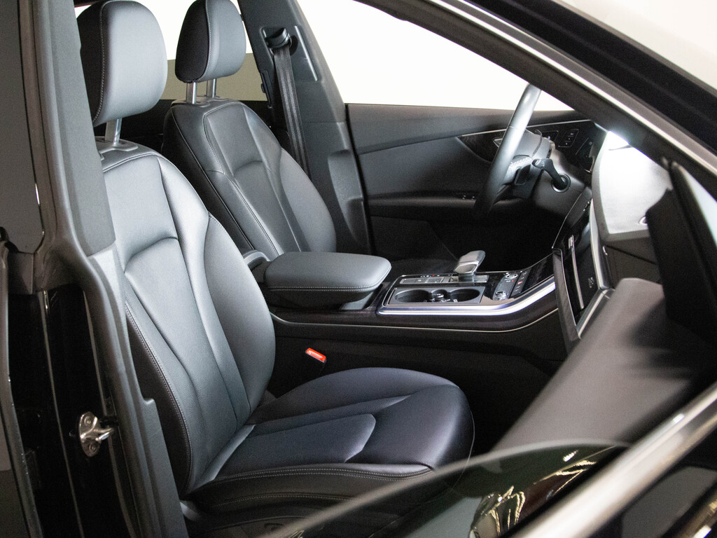 2021 Audi Q8 55 Progressiv, Toronto, Cash