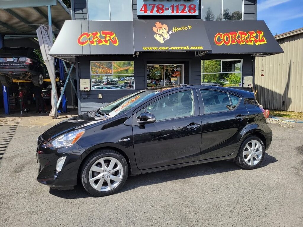 2016 Toyota Prius c Technology
