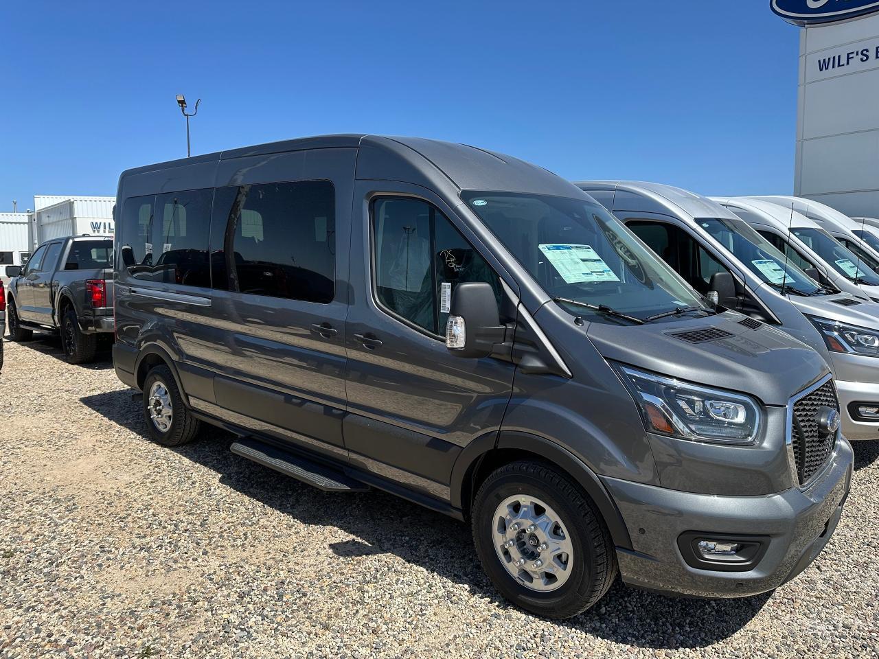 2025 Ford Transit Passenger Wagon XLT T-350 148 Med Roof  AWD 302A