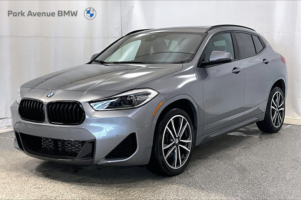 2022 BMW X2 XDrive28i Premium Essential // M-Sport / Premium E