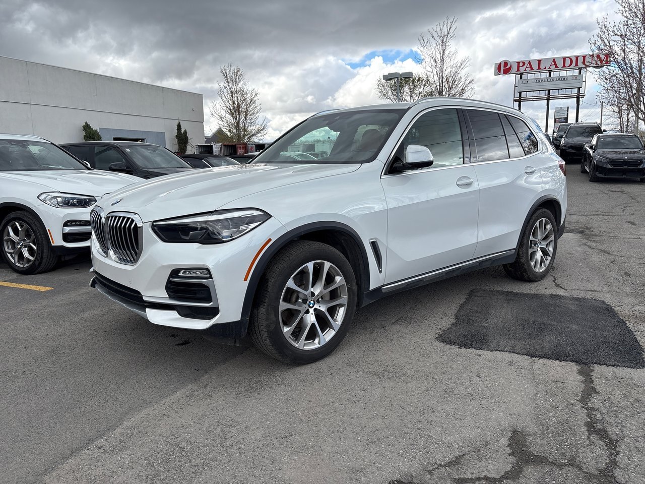 2021 BMW X5 XDrive40i Premium Essential / Premium Essential