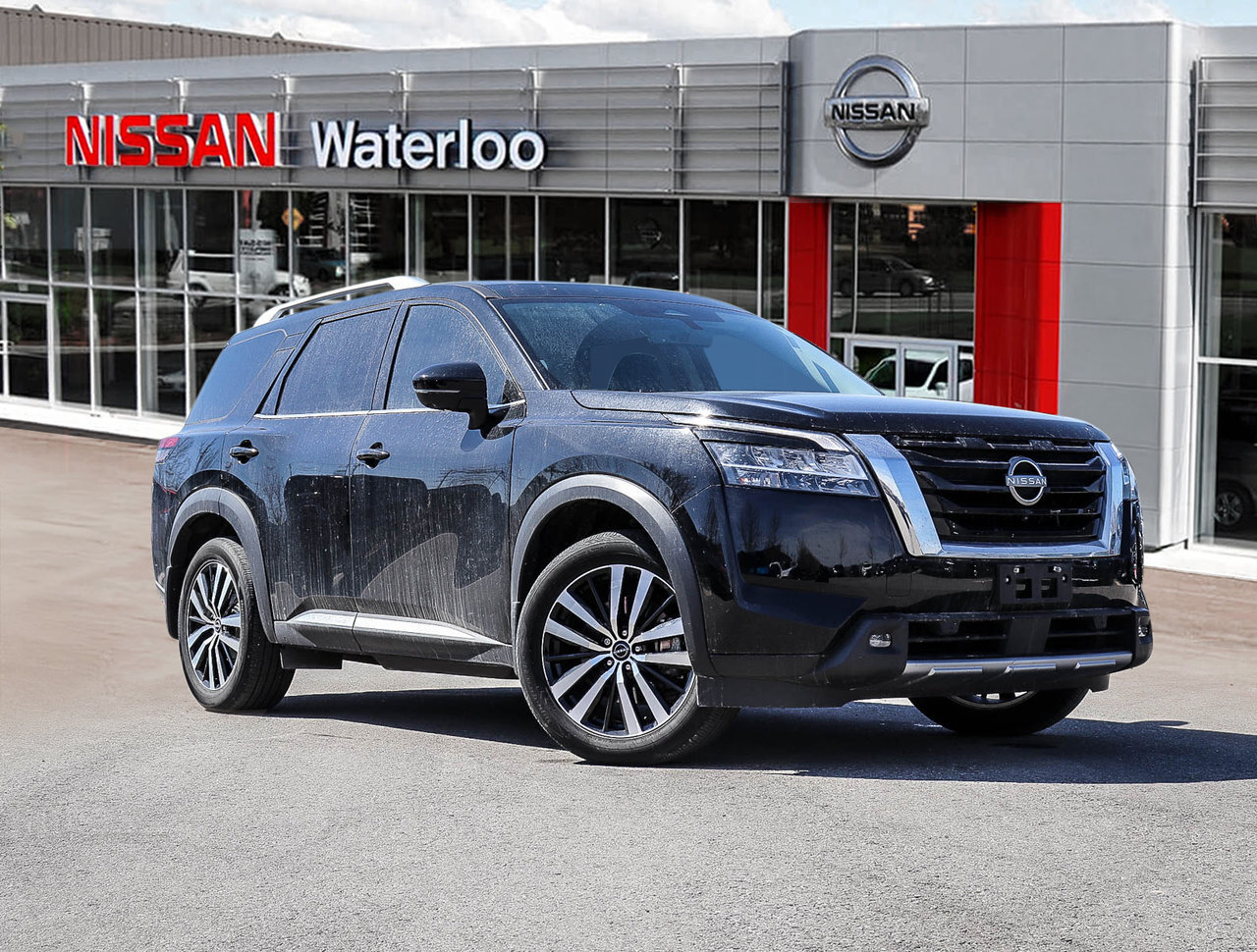 2024 Nissan Pathfinder Platinum WITH CAPTAIN SEATS 3.5l v6 AWD !!! NO ACC