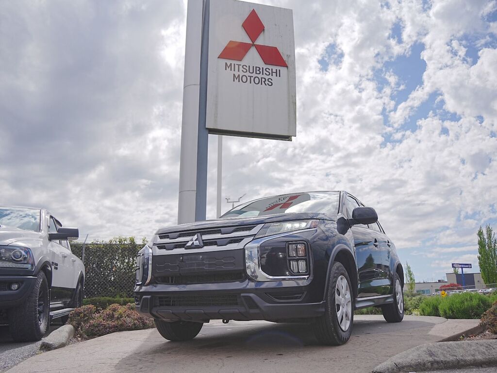 2022 Mitsubishi RVR ES | AWC (Rates from 0.90% Financing)