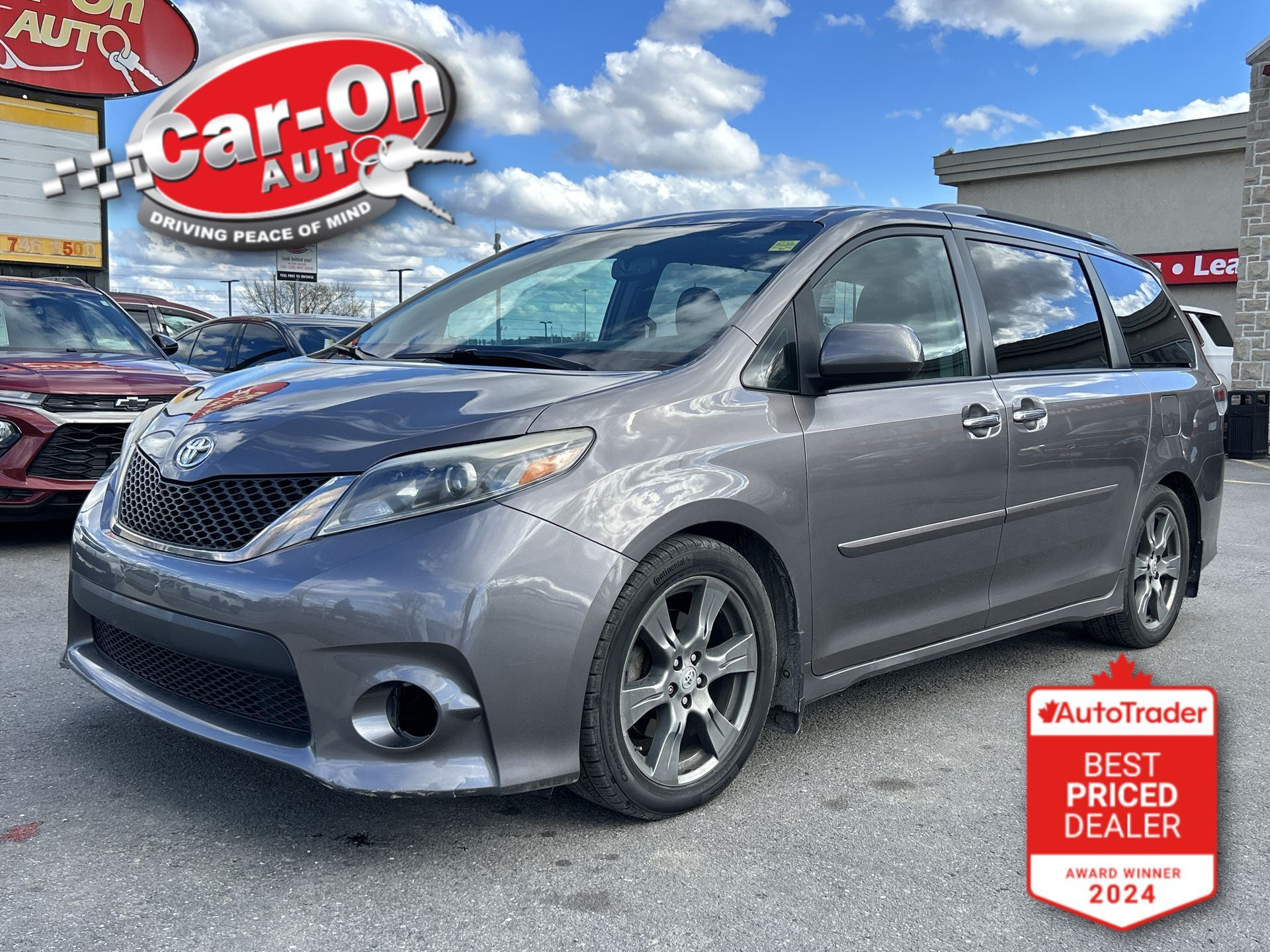 2017 Toyota Sienna SE PREMIUM| 7-PASS| LEATHER| DVD| SUNROOF | NAV|