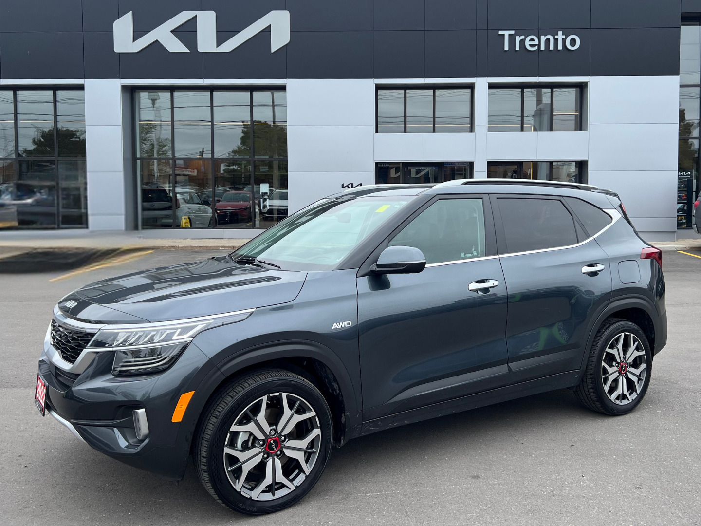 2022 Kia Seltos SX Turbo Trim Pkg. | Heads-Up Display