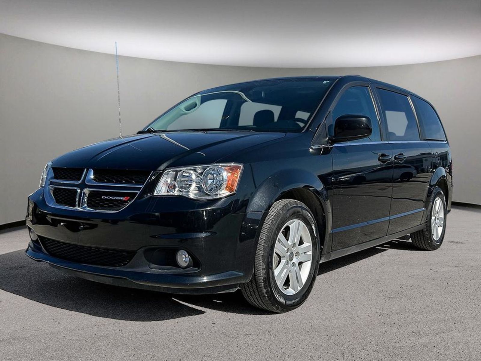 2020 Dodge Grand Caravan Crew Plus | Heated Front Seats | Backup Camera |