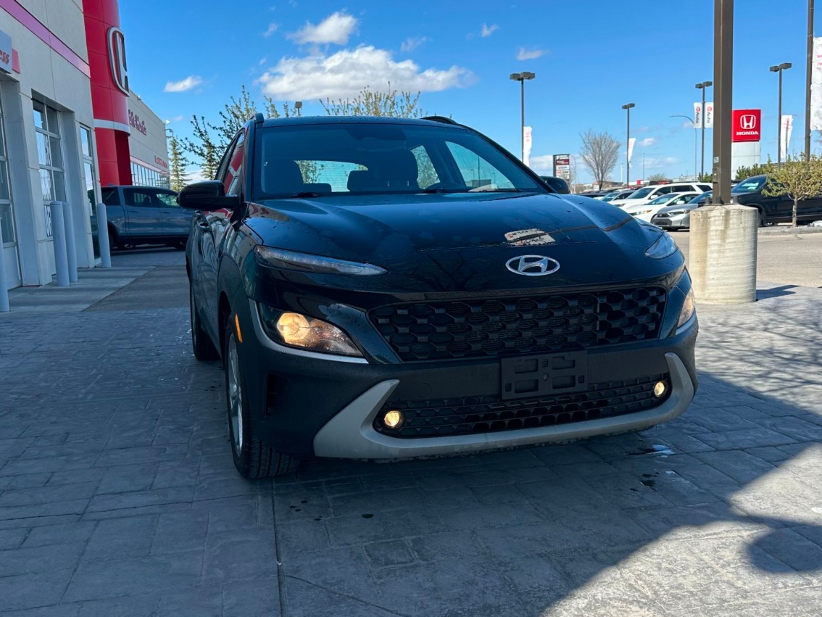 2022 Hyundai Kona Preferred: AWD, Backup Camera!
