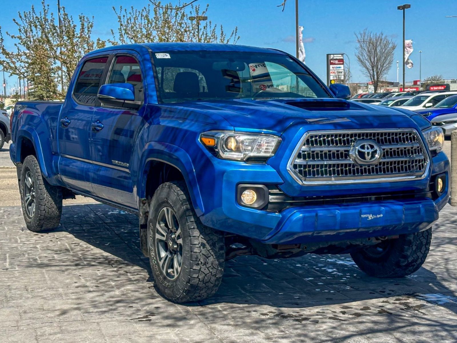 2017 Toyota Tacoma TRD Sport: No Accidents, 4WD!