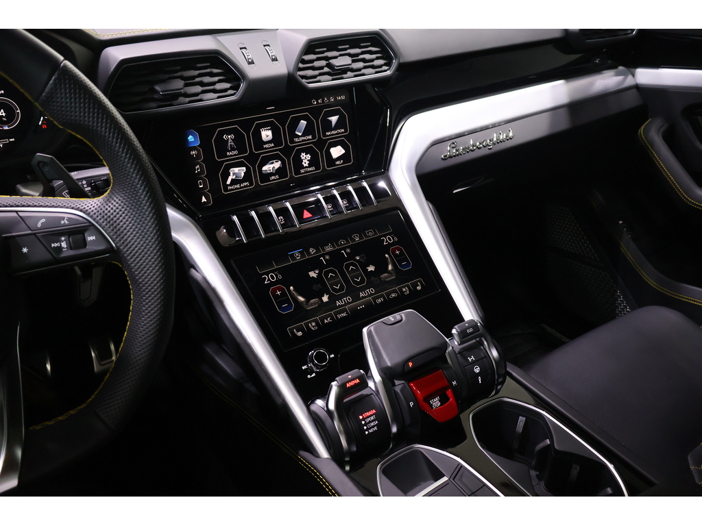 2020 Lamborghini Lamborghiniurus RARE 4-SEATER!   HIGHLY OPTIONED   CLEAN CARFAX, Toronto, Cash