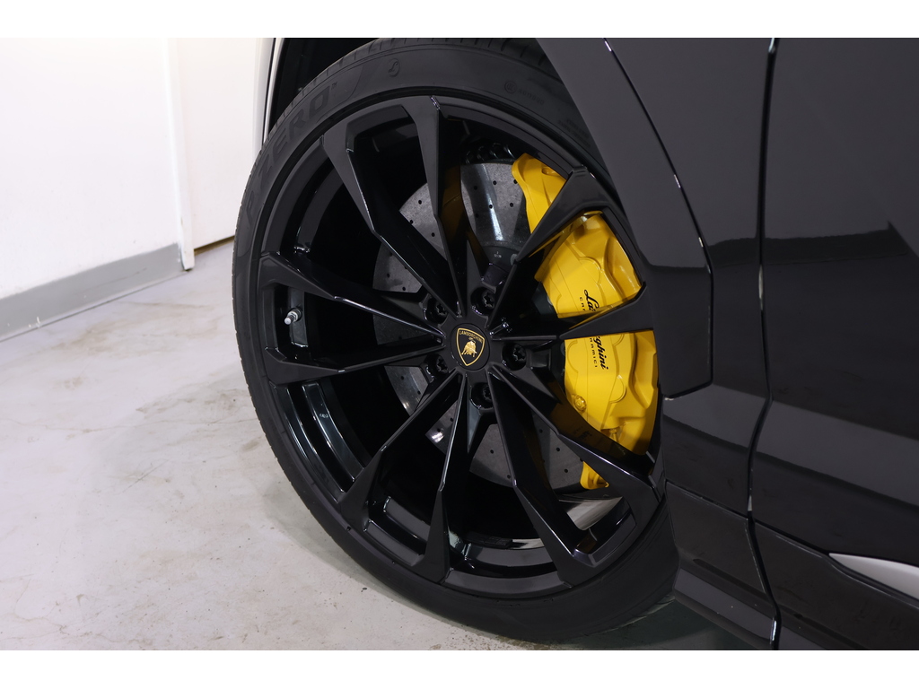 2020 Lamborghini Lamborghiniurus RARE 4-SEATER!   HIGHLY OPTIONED   CLEAN CARFAX, Toronto, Cash