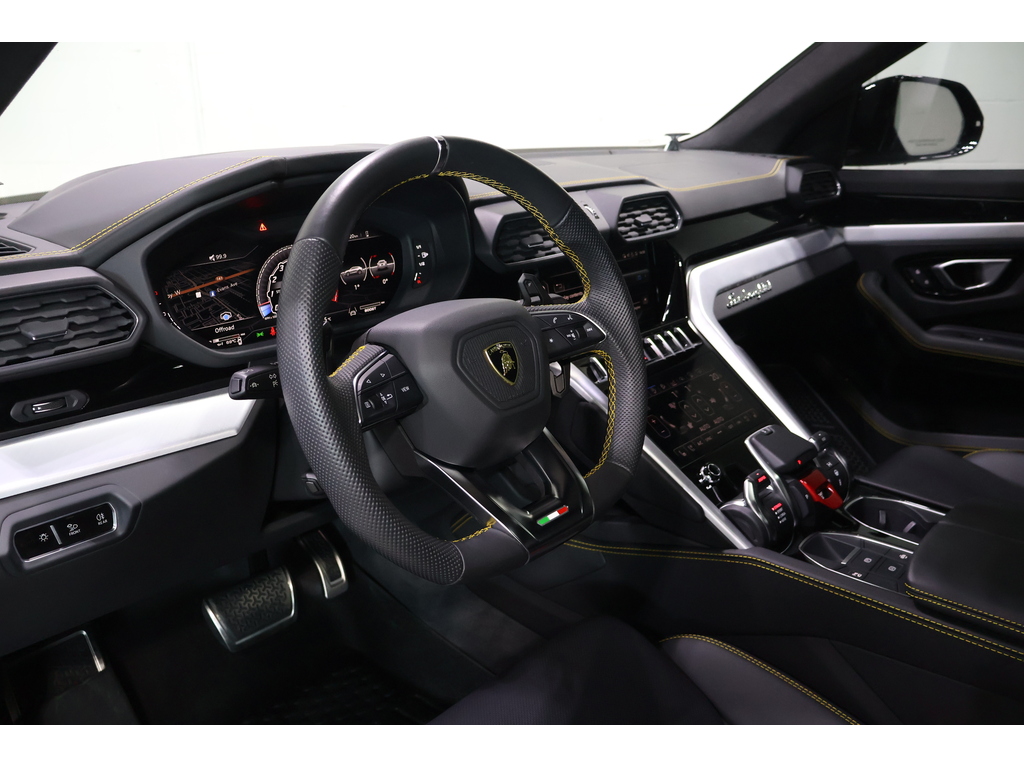 2020 Lamborghini Lamborghiniurus RARE 4-SEATER!   HIGHLY OPTIONED   CLEAN CARFAX, Toronto, Cash