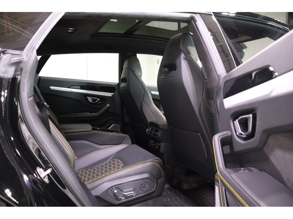 2020 Lamborghini Lamborghiniurus RARE 4-SEATER!   HIGHLY OPTIONED   CLEAN CARFAX, Toronto, Cash