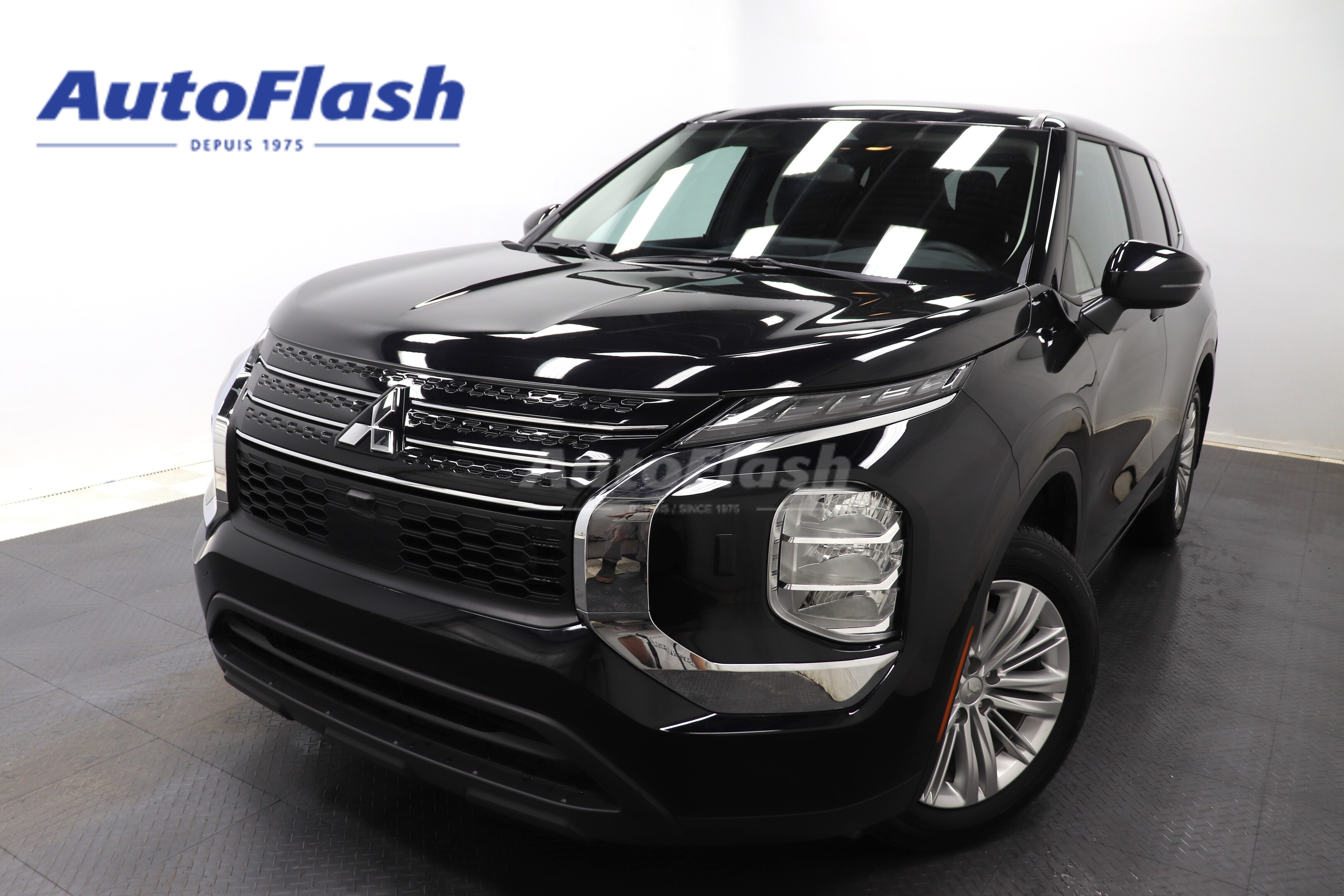 2024 Mitsubishi Outlander ES AWD, 7 PASSAGERS, CARPLAY, SIEGES CHAUFFANTS
