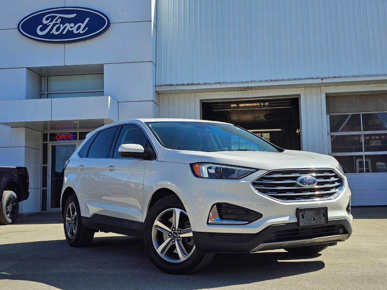 2022 Ford Edge *Power seats, Power windows + Car play*