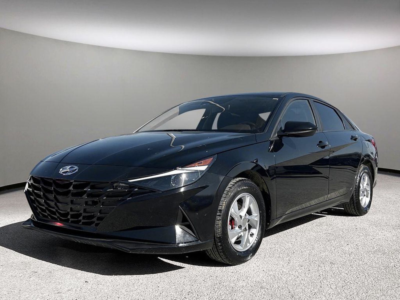 2023 Hyundai Elantra Preferred | Clean Carfax | Sunroof | Heated Front 