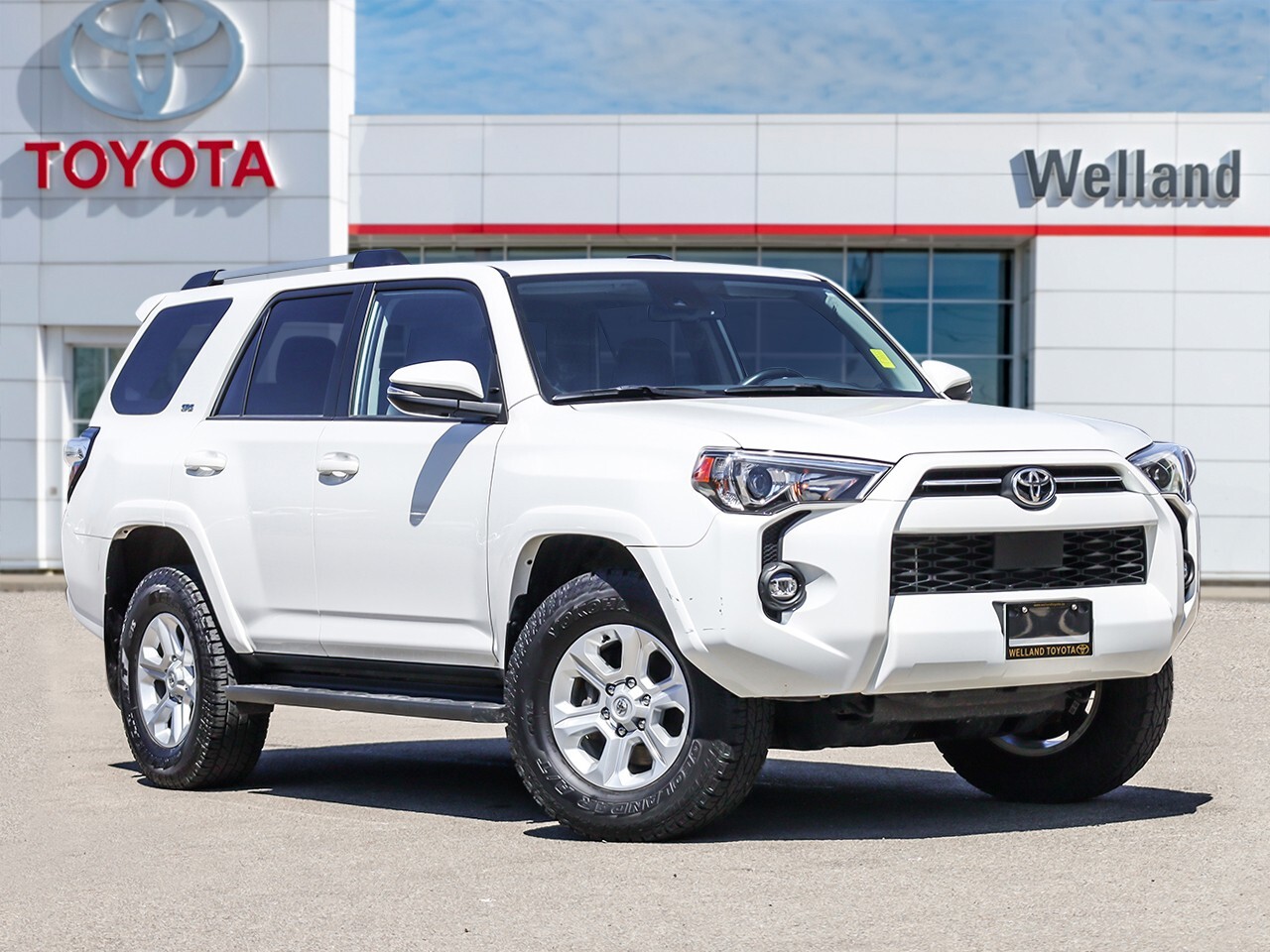 2023 Toyota 4Runner APPLE CARPLAY/ANDROID AUTO. HEATED STEERING WHEEL.