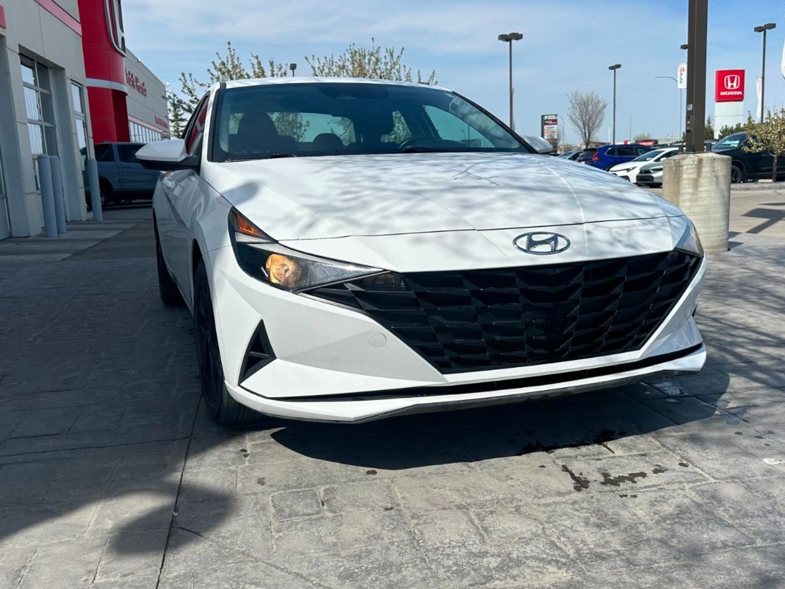 2022 Hyundai Elantra Preferred: Local Vehicle!