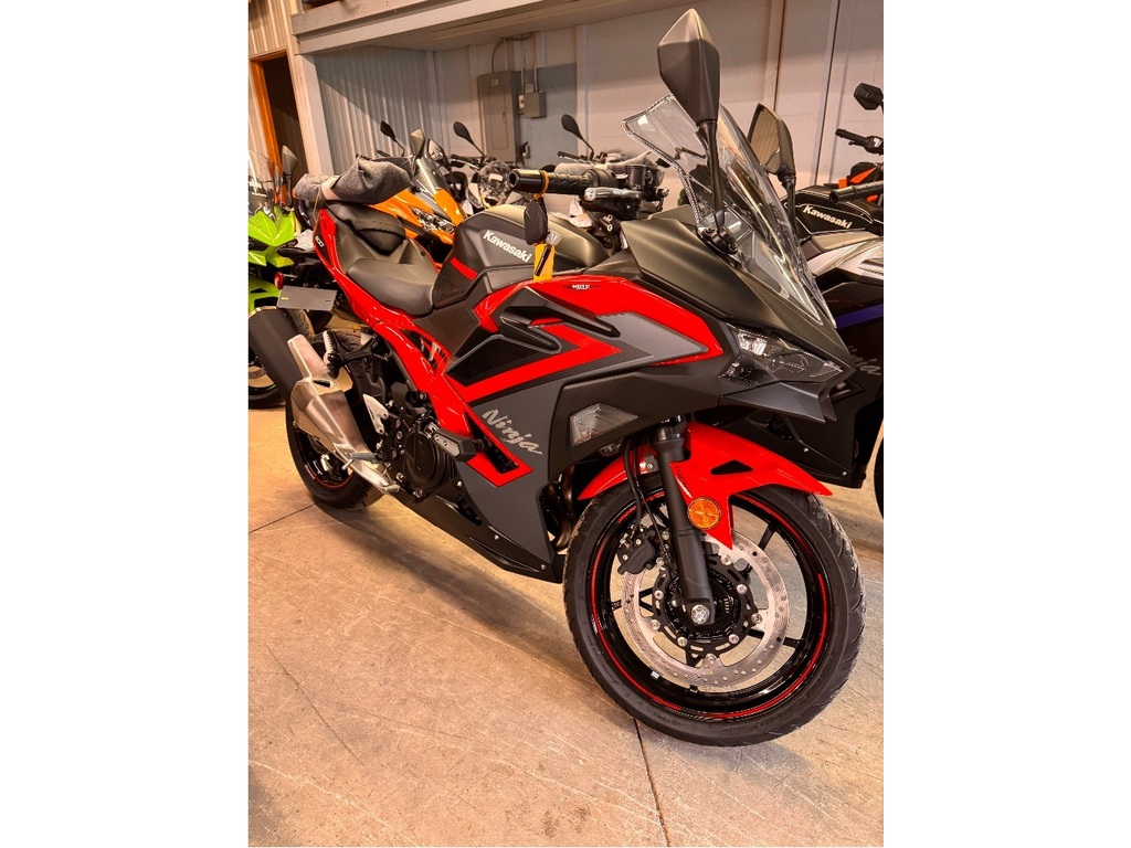 2025 Kawasaki Ninja 500 SE