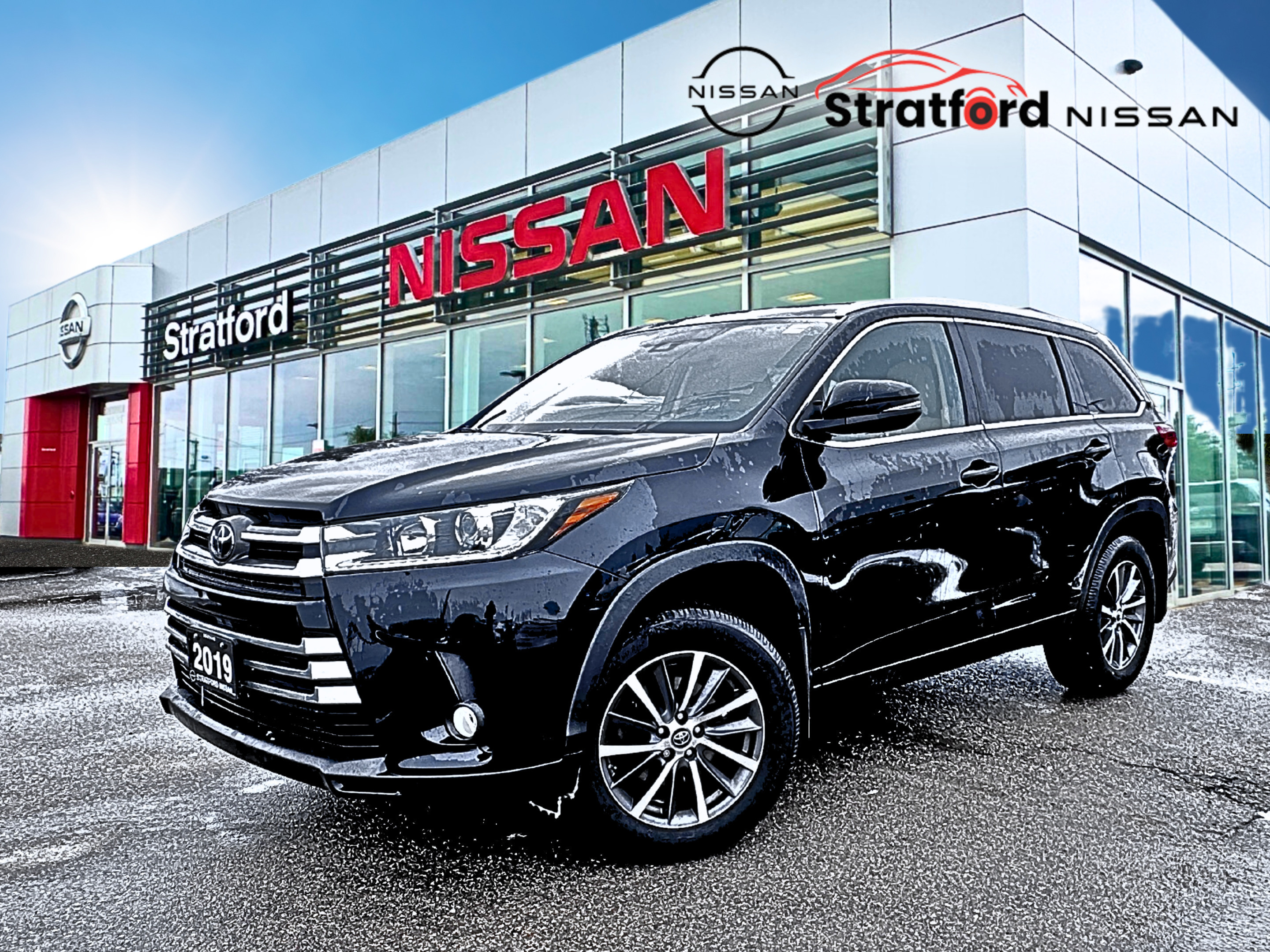 2019 Toyota Highlander XLE | BEIGE INTERIOR | POWER TAILGATE | MOONROOF