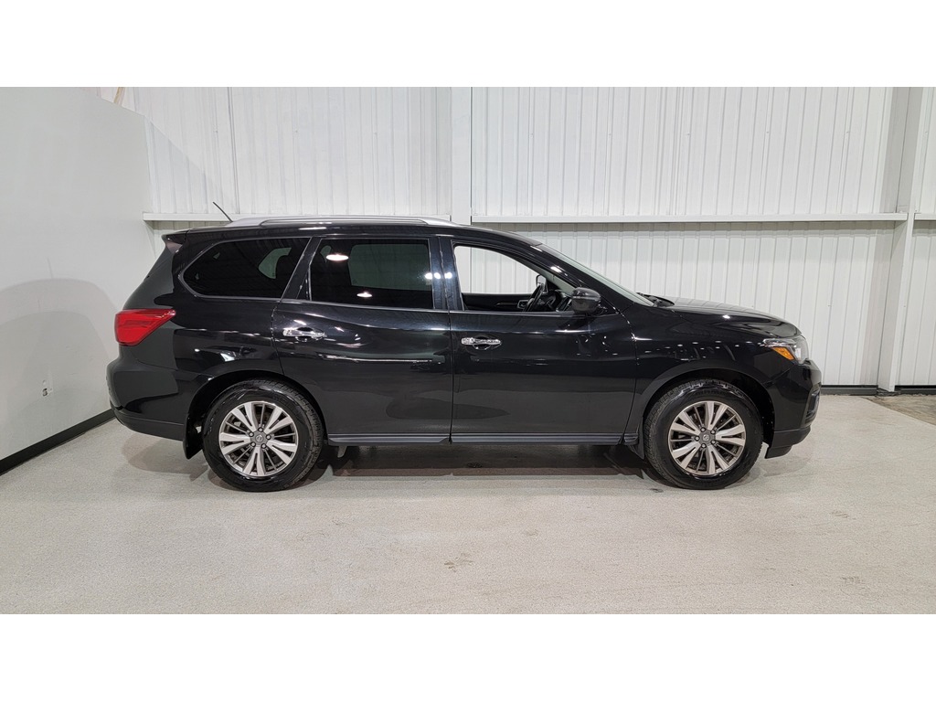 Nissan Pathfinder 2018